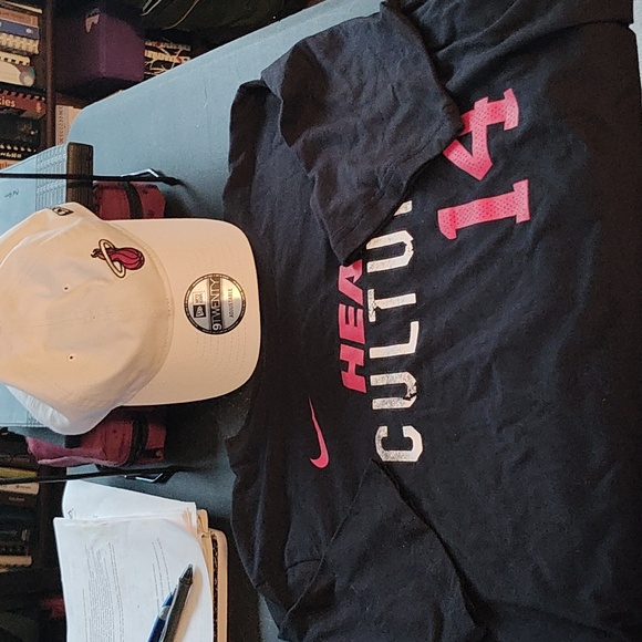 Miami heat cap and youth xl t shirt - Picture 2 of 2
